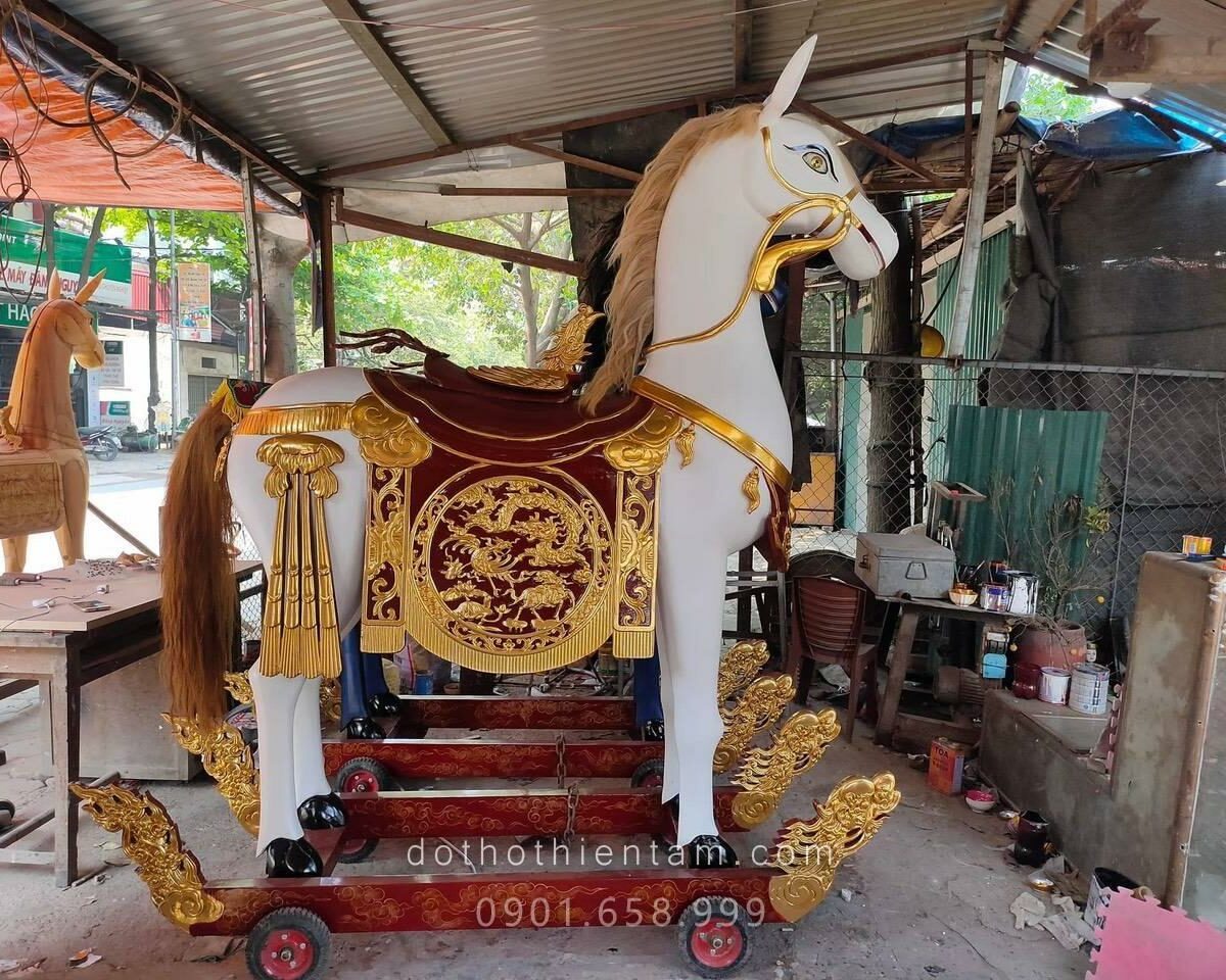 Ông Ngựa Thờ Gỗ Mít